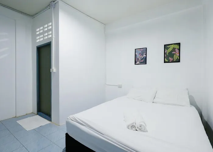Bob House Bts Ekkamai - บ็อบ เฮ้าท์ สุขุมวิท 42 Bts เอกมัย 曼谷