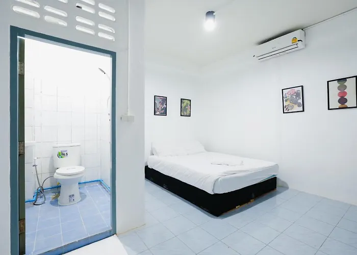Bob House Bts Ekkamai - บ็อบ เฮ้าท์ สุขุมวิท 42 Bts เอกมัย *