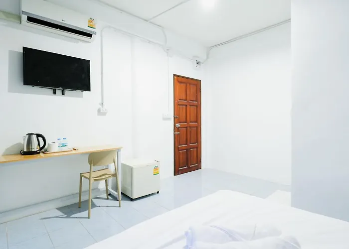 Bob House Bts Ekkamai - บ็อบ เฮ้าท์ สุขุมวิท 42 Bts เอกมัย 公寓 *