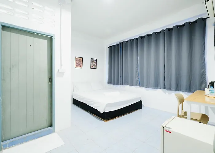Bob House Bts Ekkamai - บ็อบ เฮ้าท์ สุขุมวิท 42 Bts เอกมัย *