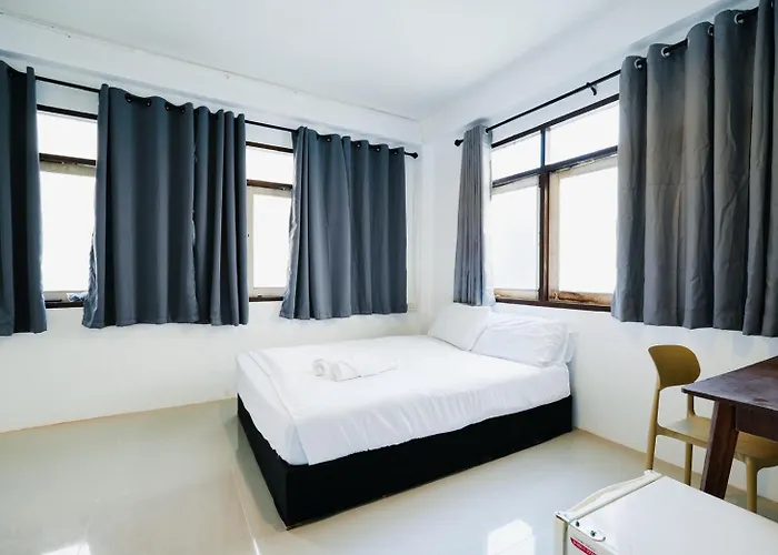 Bob House Bts Ekkamai - บ็อบ เฮ้าท์ สุขุมวิท 42 Bts เอกมัย * 曼谷