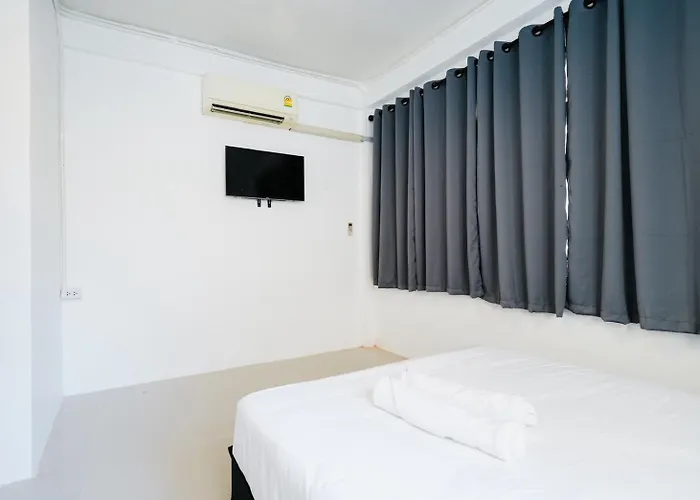 Bob House Bts Ekkamai - บ็อบ เฮ้าท์ สุขุมวิท 42 Bts เอกมัย 公寓 *